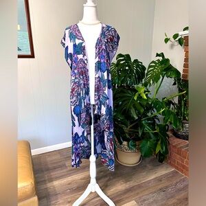 🏝️Maurices Beautiful high-low great for swim cover great condition.
